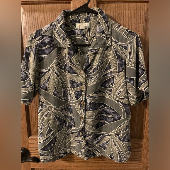 Vintage Tommy Bahama Hawaiian SS Button Up - Picture 3 of 8